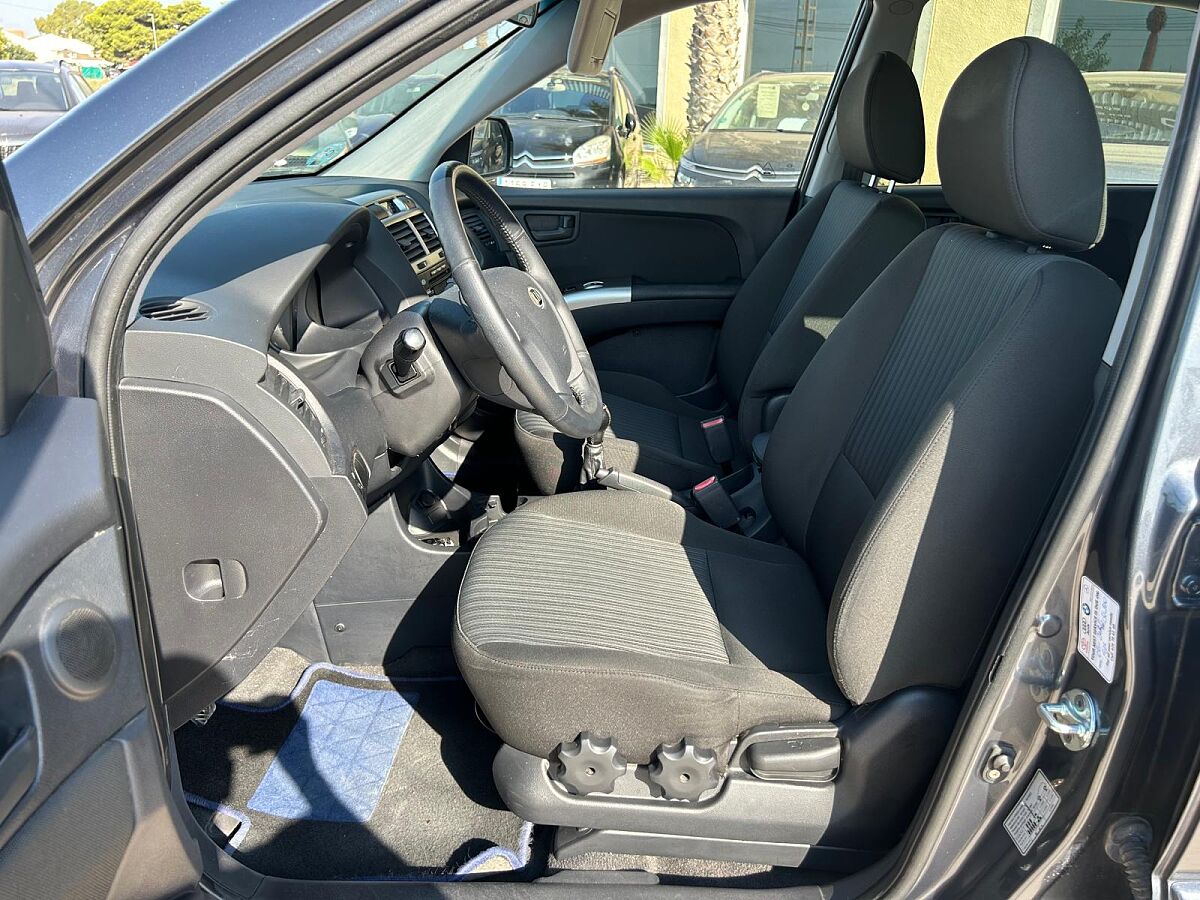 KIA SPORTAGE CUP 2.0 PETROL SPANISH LHD IN SPAIN 76000 MILES SUPERB 200